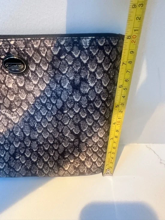 Coach Snakeskin print Zip Makeup pouch Brown and Cream Tones - Picture 4 of 7